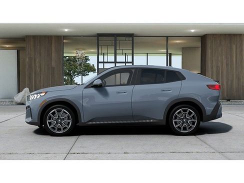 New 2026 BMW X2 xDrive28i w/ Technology Package image 4