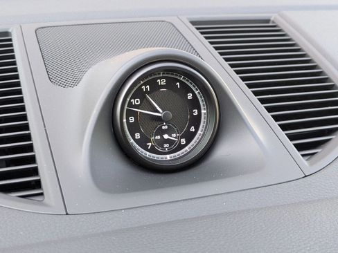 Used 2025 Porsche Macan image 21