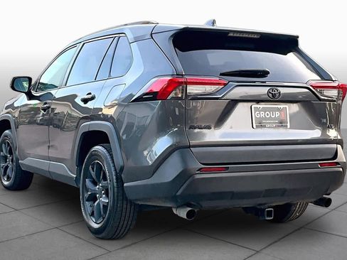 Used 2021 Toyota RAV4 LE FWD image 12