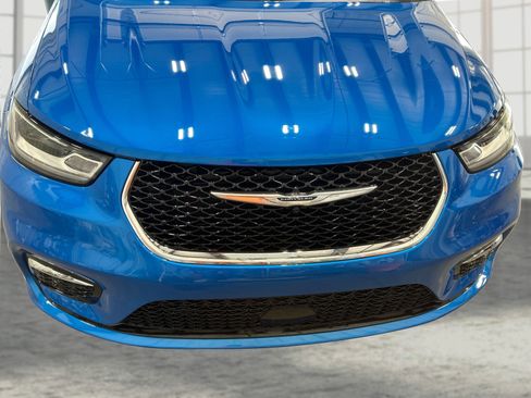 New 2026 Chrysler Pacifica Select image 20