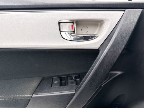Used 2017 Toyota Corolla LE w/ Carpet Mat Package (TMS) FWD image 21