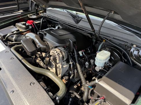 Used 2013 Chevrolet Avalanche LTZ image 82