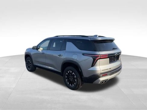 Used 2024 Chevrolet Traverse Z71 w/ Enhanced Driving Package image 3