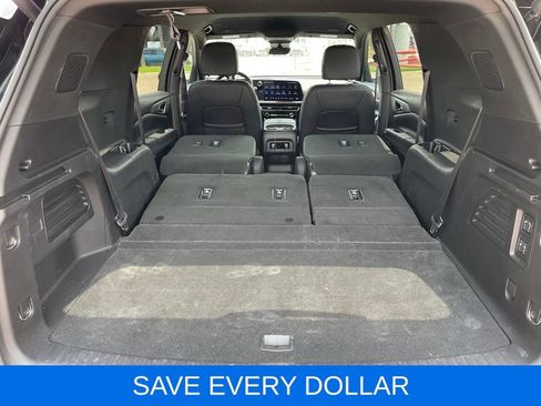 Used 2026 Chevrolet Traverse RS w/ LPO, Floor Liner Package FWD image 6
