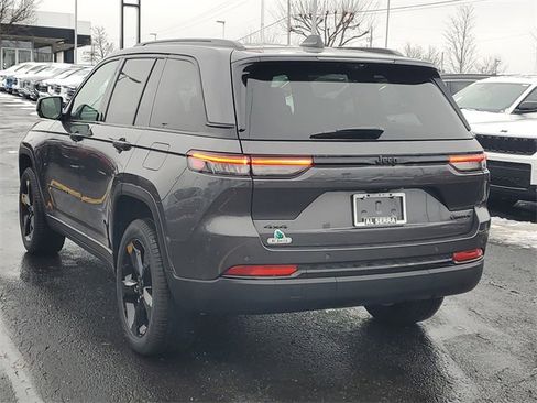 New 2025 Jeep Grand Cherokee Limited w/ Luxury Tech Group II image 3