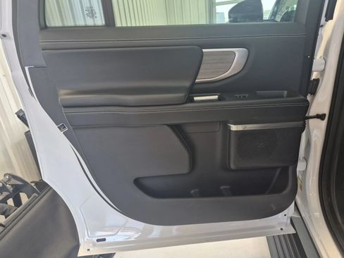 Used 2025 Ford Expedition Max Platinum AWD/4WD image 13