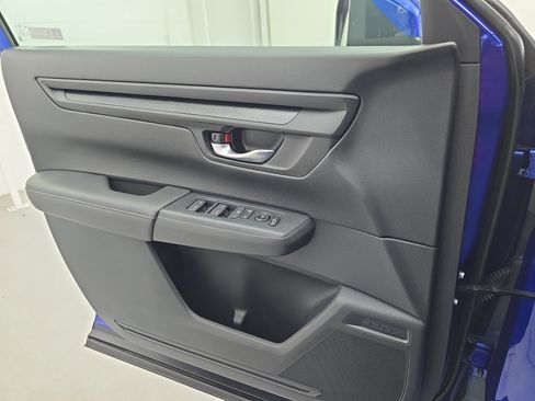 Used 2023 Honda CR-V LX image 23