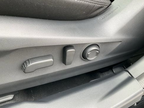 Used 2025 Subaru Outback Premium image 16