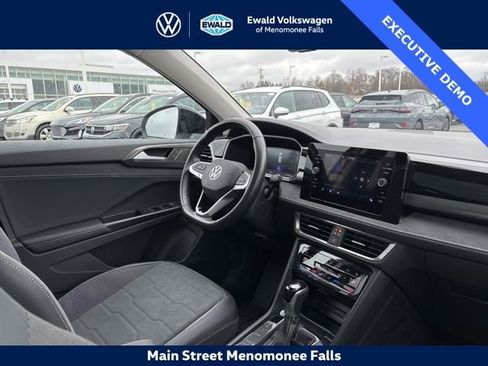 Certified 2025 Volkswagen Taos SE AWD/4WD image 41