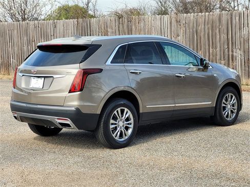 Used 2023 Cadillac XT5 Premium Luxury w/ Technology Package image 4