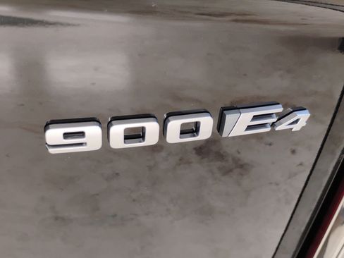 New 2026 Cadillac Vistiq Sport w/ LPO, Floor Liner Package image 21