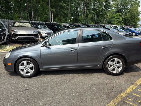 Used 2009 Volkswagen Jetta SE FWD image 8