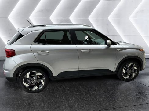 New 2026 Hyundai Venue SEL image 4