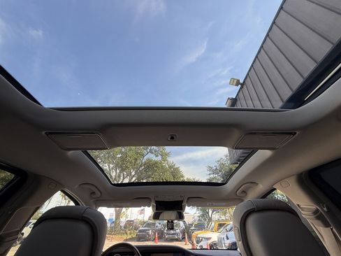 Used 2015 Mercedes-Benz S 550 Sedan image 23