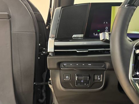 Certified 2025 Cadillac Escalade ESV Sport image 25