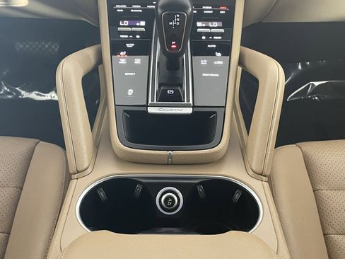 Certified 2023 Porsche Cayenne AWD/4WD image 20
