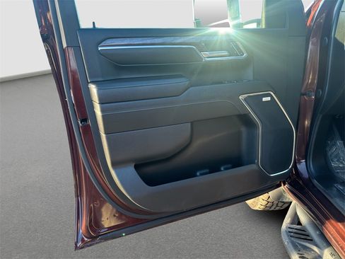 Used 2024 Chevrolet Silverado 3500 LTZ w/ LTZ Plus Package image 10