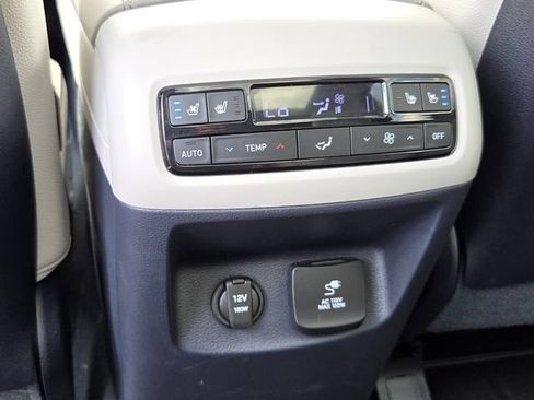 Used 2025 Hyundai Palisade Limited FWD image 18