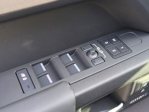 New 2026 Land Rover Defender 130 V8 image 12