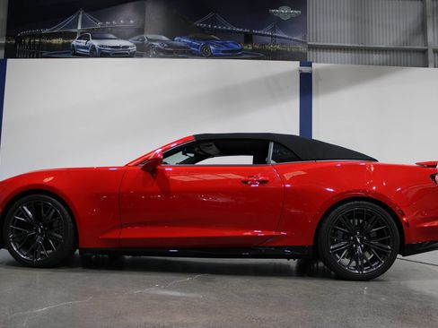 Used 2019 Chevrolet Camaro ZL1 RWD image 6