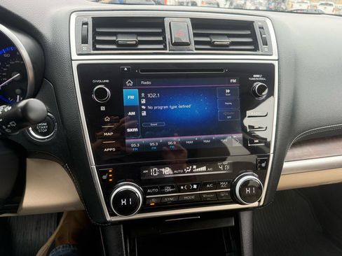 Used 2019 Subaru Outback 2.5i Limited w/ Popular Package #2 image 16