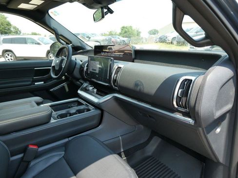 New 2027 Ford Expedition Platinum w/ Stealth Appearance Package AWD/4WD image 12