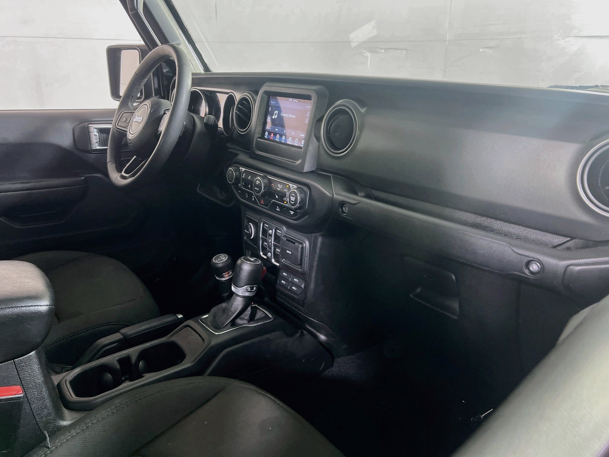 Used 2023 Jeep Gladiator Sport AWD/4WD image 27