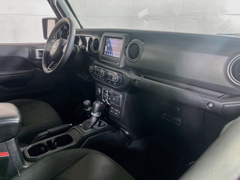 Used 2023 Jeep Gladiator Sport AWD/4WD image 27