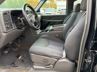 Used 2003 Chevrolet Avalanche 4x4 w/ Suspension Package, Off-Road video 2