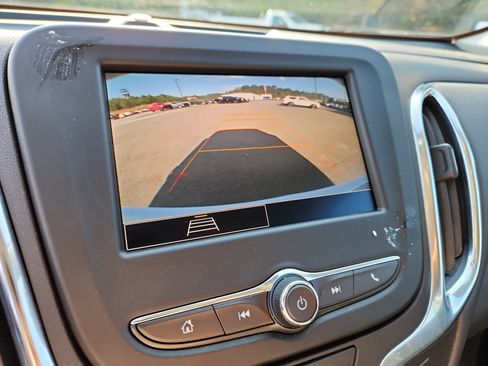 Used 2024 Chevrolet Equinox LT image 32