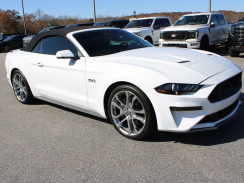 Used 2019 Ford Mustang GT Premium w/ Equipment Group 401A image 4