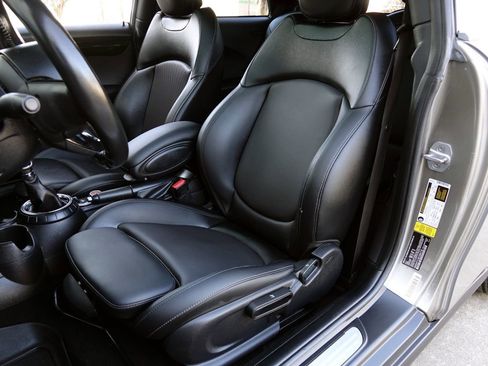 Used 2017 MINI Cooper S image 6