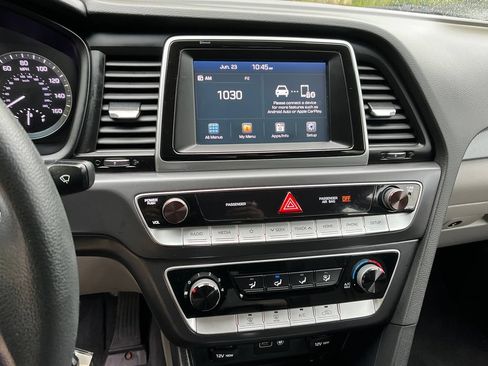 Used 2018 Hyundai Sonata SE FWD image 14