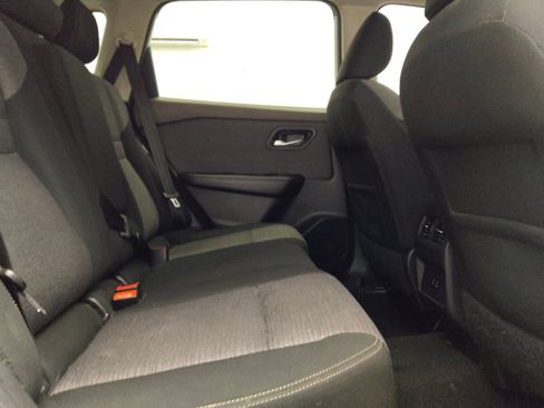Used 2021 Nissan Rogue SV FWD image 19