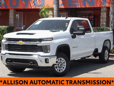 Used 2025 Chevrolet Silverado 2500 LT w/ Safety Package AWD/4WD image 4