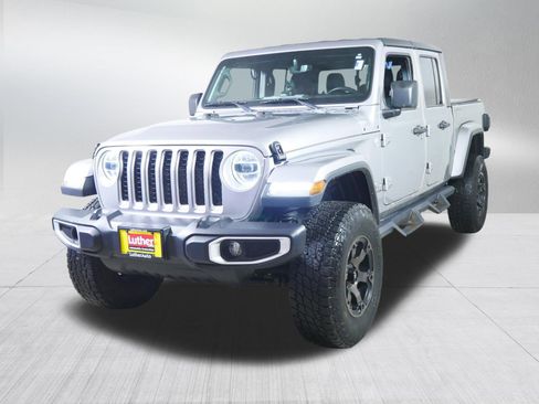 Used 2020 Jeep Gladiator Overland image 3