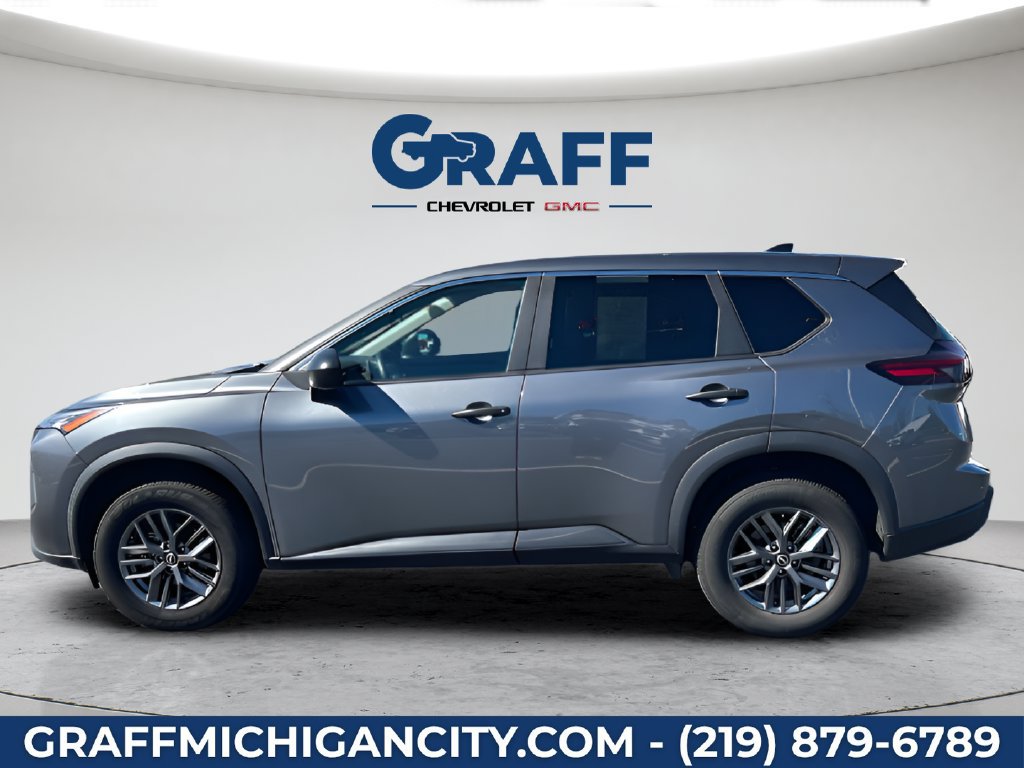 Used 2024 Nissan Rogue S AWD/4WD image 2