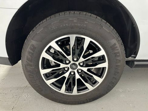 Used 2025 Ford Expedition Platinum image 67