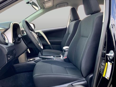 Used 2014 Toyota RAV4 LE FWD image 8