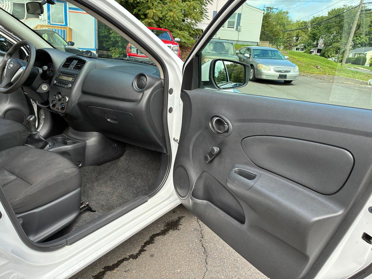Used 2016 Nissan Versa S FWD image 18