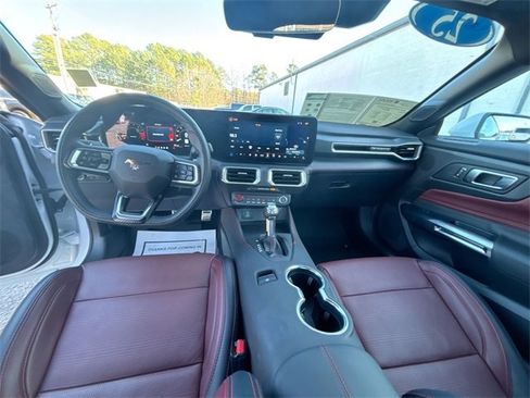 Used 2025 Ford Mustang GT Premium image 18