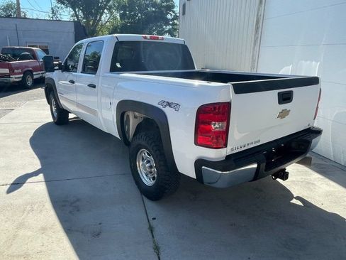 Used 2008 Chevrolet Silverado 2500 LT w/ 1LT Convenience Package AWD/4WD image 4