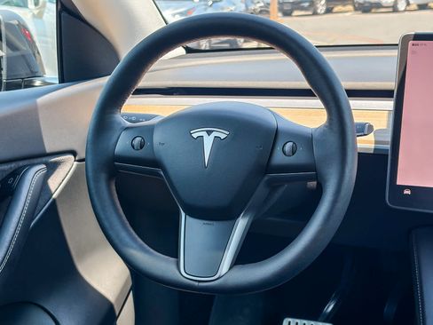 Used 2022 Tesla Model Y Performance AWD/4WD image 14