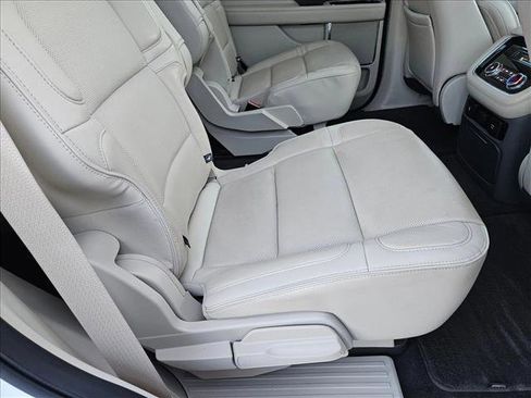 Used 2018 Lincoln Navigator Select w/ Technology Package image 20