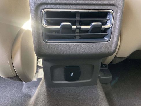 Used 2024 Lincoln Corsair FWD image 19