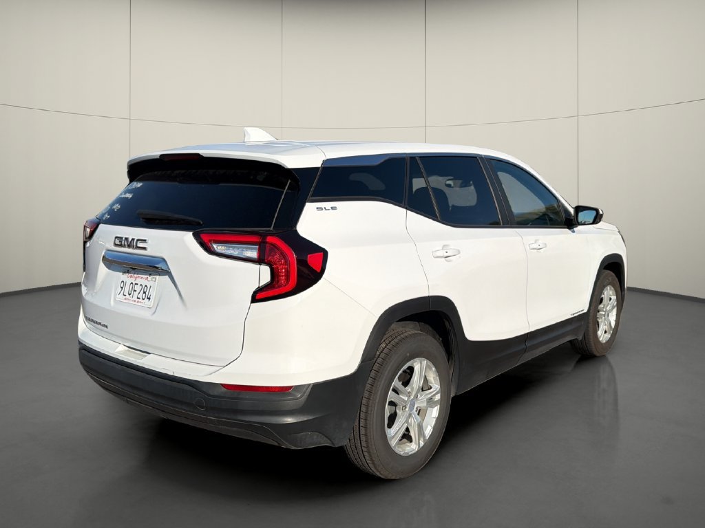 Used 2024 GMC Terrain SLE FWD image 7