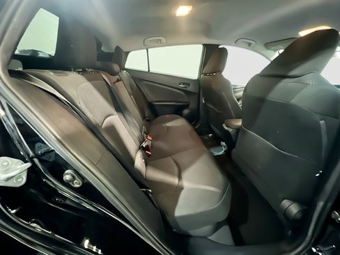 Used 2022 Toyota Prius LE FWD image 18