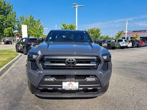 Used 2025 Toyota Tacoma SR5 AWD/4WD image 3