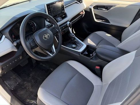 Used 2021 Toyota RAV4 Limited image 19