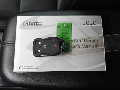 Used 2020 GMC Terrain SLT image 19